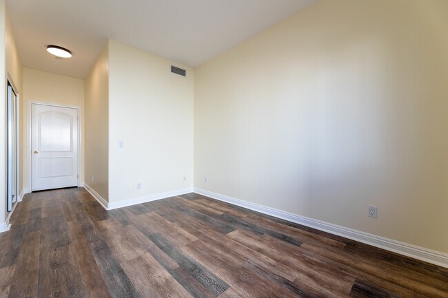 Building Photo - 4612 Vista del Monte Ave
