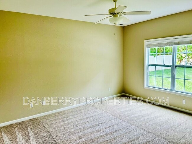 Building Photo - 1429 River Park Ln