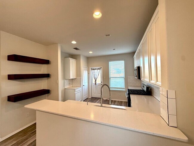 Building Photo - 249 La Dera Dr