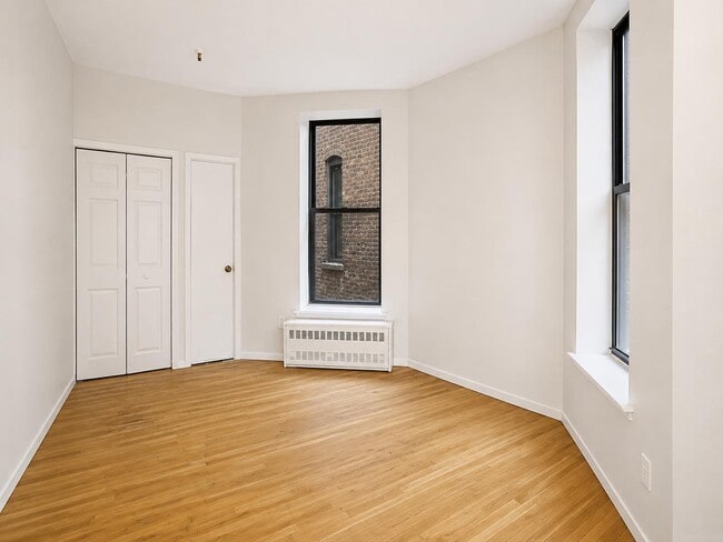 Building Photo - 953 Amsterdam Ave