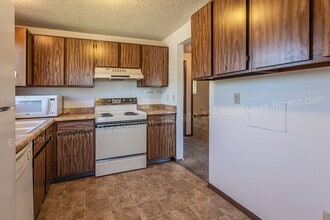 Building Photo - 102 Glenda Dr