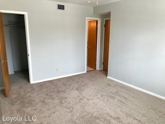 Foto del edificio - 20300-20350 N Park Blvd