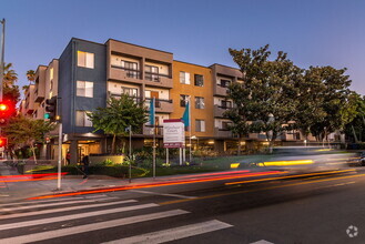 Building Photo - Windsor Court