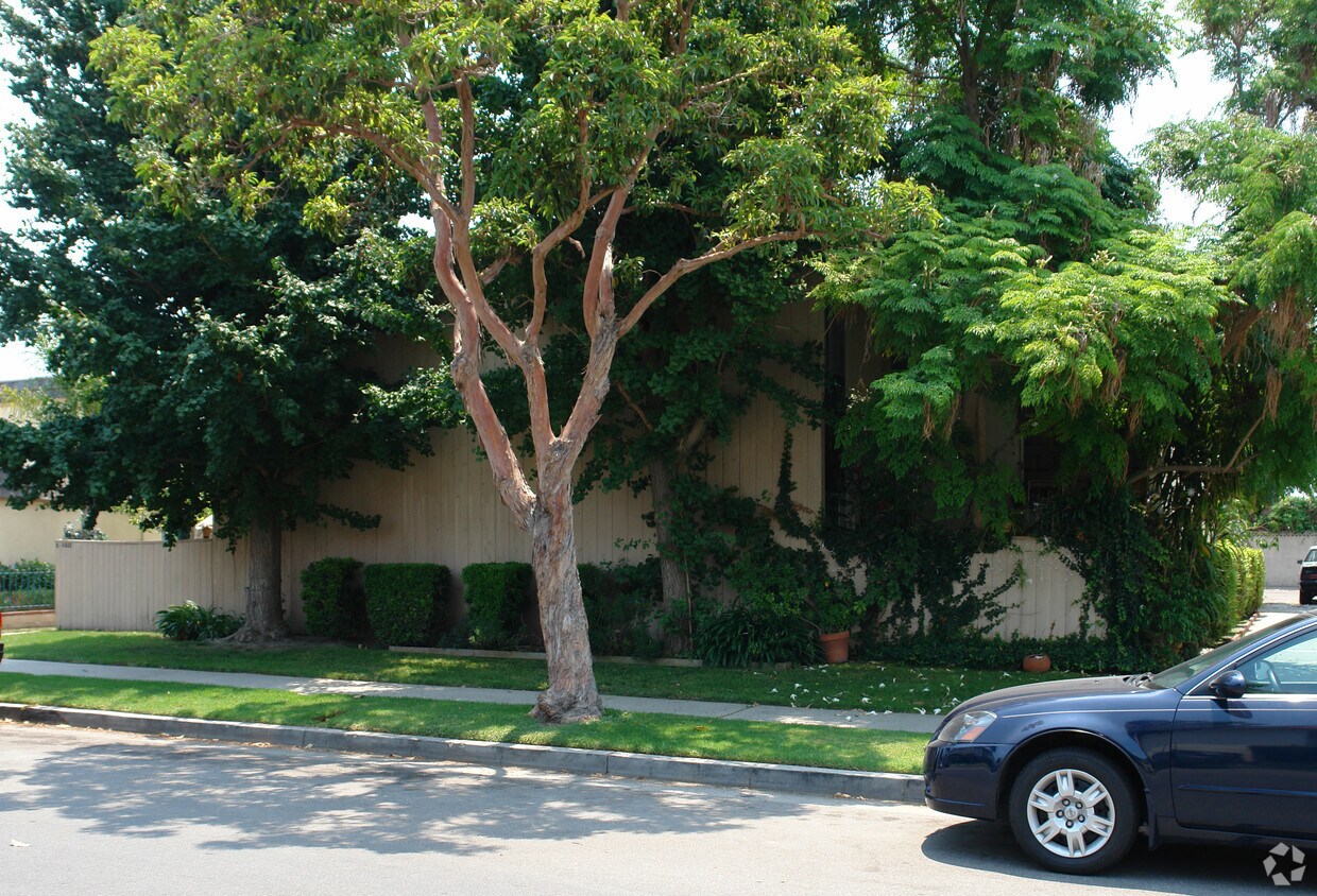 Foto del edificio - 4882 Kona Dr