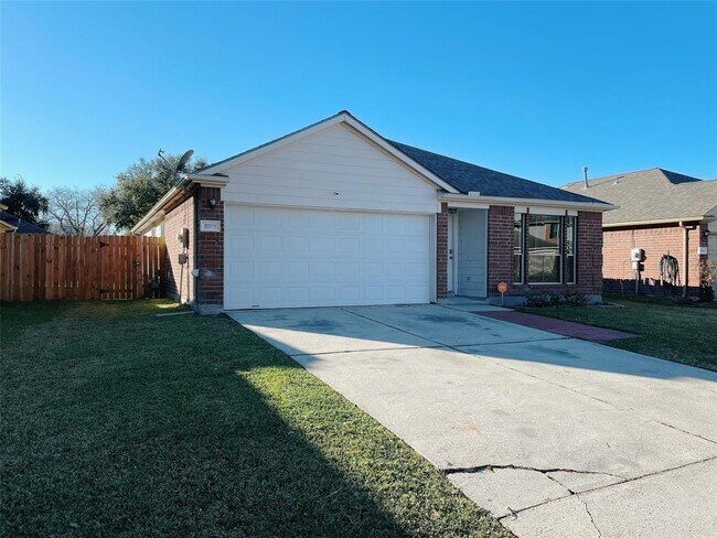 Building Photo - 8911 Cedar Top Dr