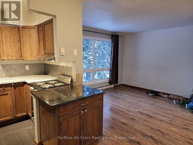 Photo du bâtiment - 25844 Hwy 35