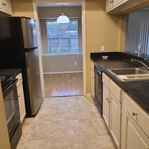 Building Photo - 14389 Misty Meadow Ln
