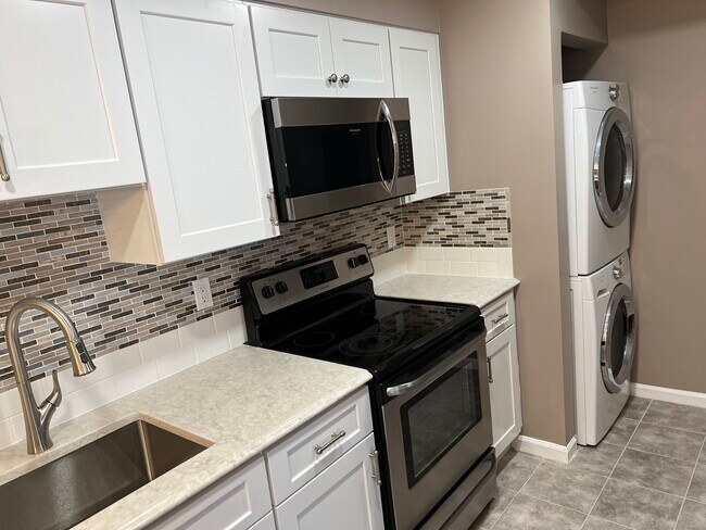 Building Photo - 5700 Chapman Mill Dr