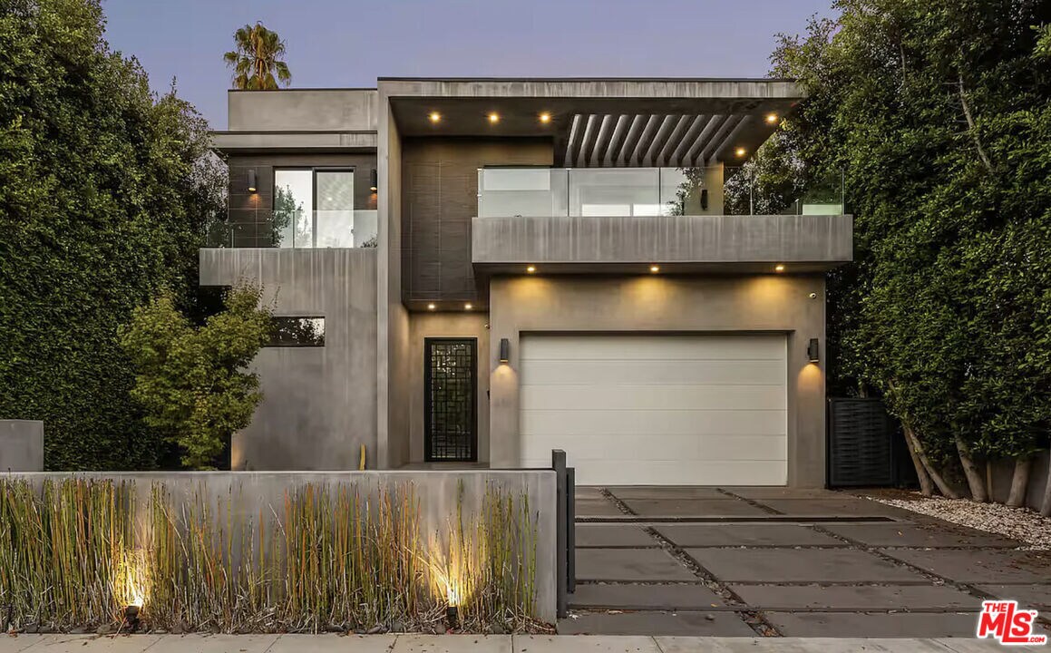 Foto principal - 742 N Cherokee Ave