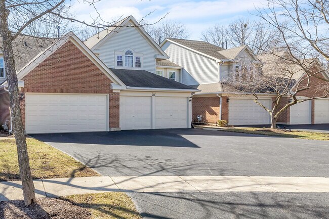 Foto del edificio - 2118 Glasgow Ct