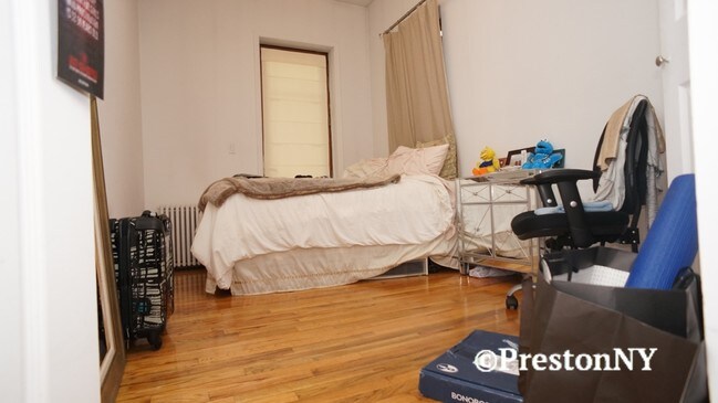 Foto del edificio - 233 W 15th St