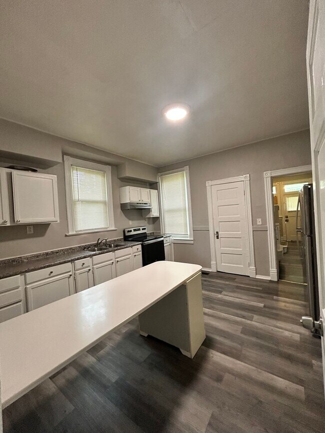 Foto del edificio - Beautiful Two Story Home on Scottdale