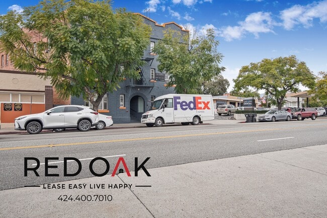 Building Photo - 615 S Glendale Ave