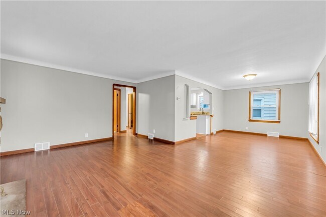 Foto del edificio - 4706 Dawnshire Ave