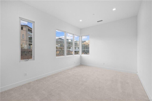 Building Photo - 11732 Abbey Lane, Los Angeles, CA 91326 - ...