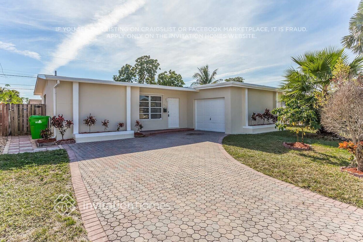 Foto principal - 8600 NW 26th St