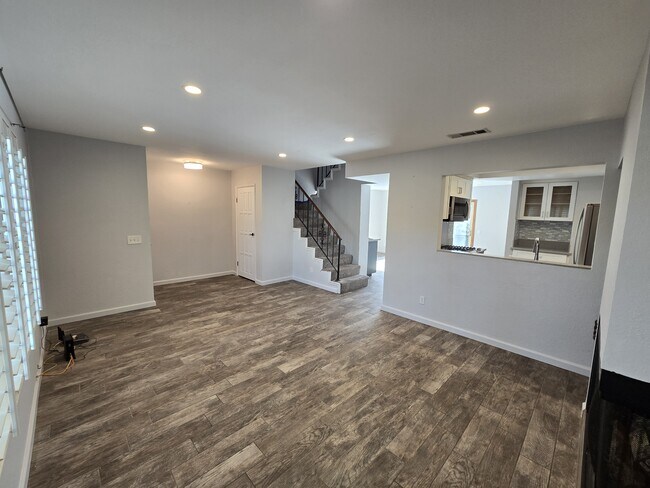 Foto del edificio - 9853 Sun Valley Dr