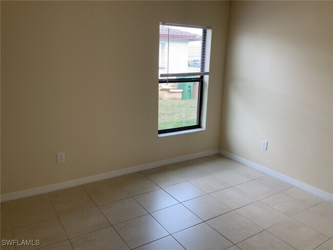 Foto del edificio - 542 SE 6th Pl