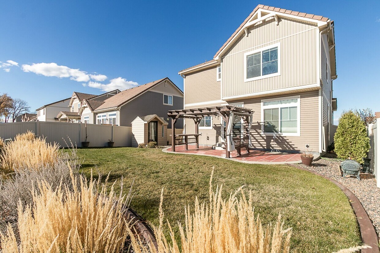 Foto principal - Beautiful 3 Bed 2.5 Bath in Thompson River...