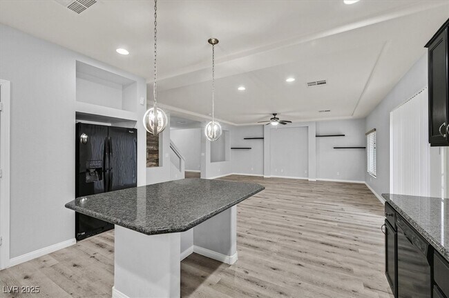 Building Photo - 10031 Alden Creek St