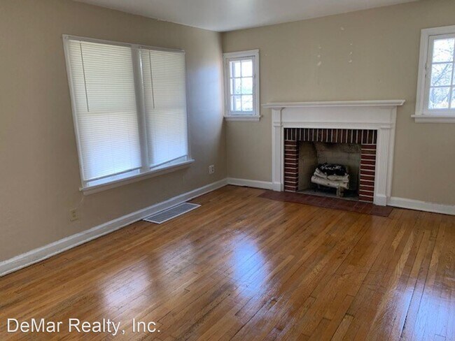 Building Photo - 3 br, 1.5 bath House - 110 Hollywood Ave