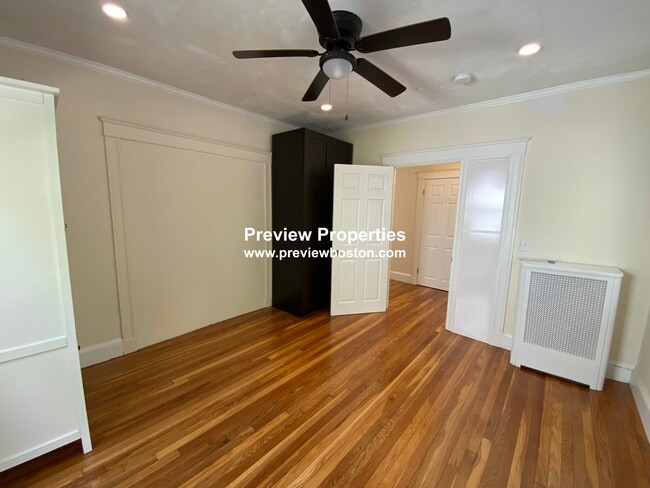 Building Photo - 60 Kenrick St