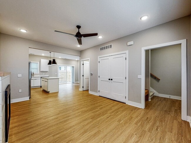 Foto del edificio - 308 S Walnut Ave