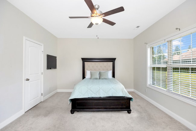 Foto del edificio - 141 Slade Thomas Dr