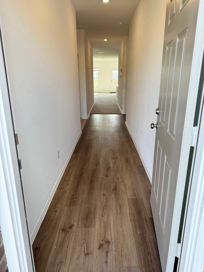 Building Photo - 212 The Good Wy