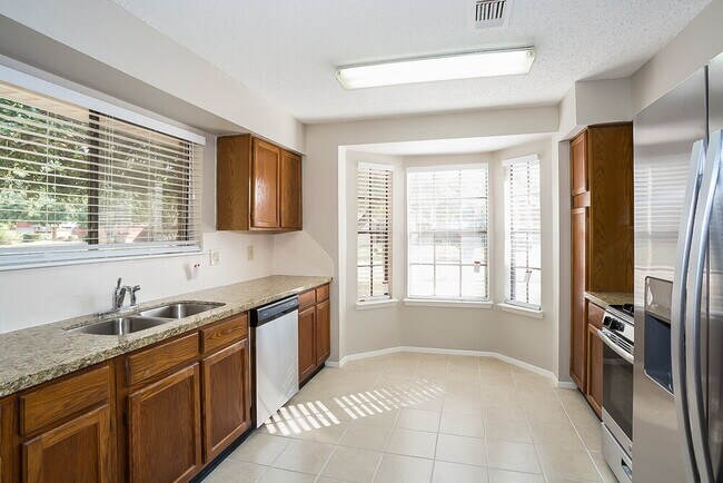 Foto del edificio - 24102 Scrivener Ln