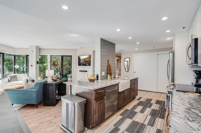 Photo - Beautiful 2 Bed, 2 Bath Rental Condo in Portland Goose Hollow neighborhood!