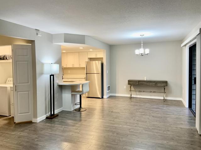 Foto del edificio - 1 bedroom in Bellevue WA 98004