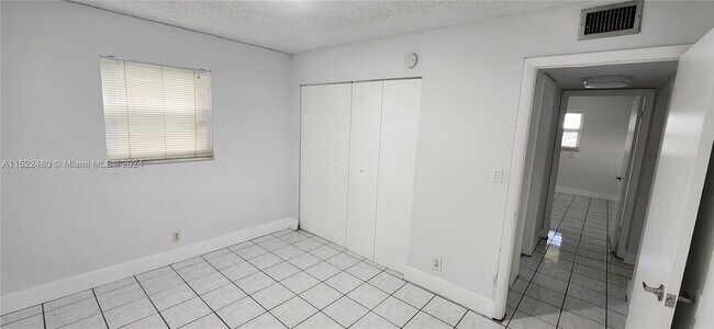 Building Photo - 6930 NW 31st Ave
