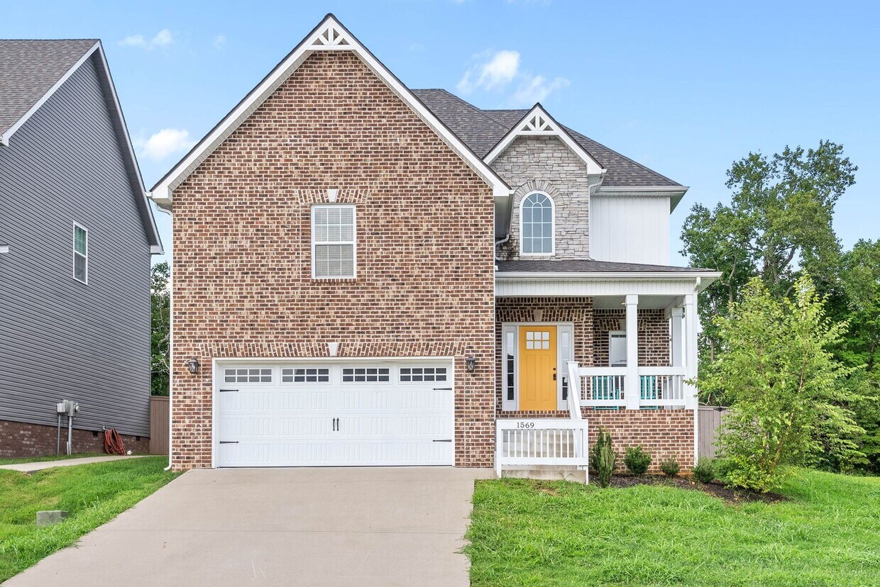 Foto principal - Pet Friendly Three Bedroom with Bonus!
