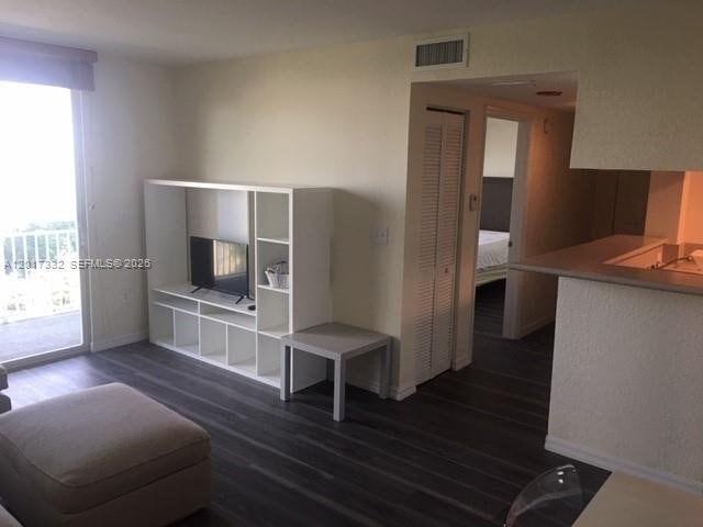 Photo - 816 NW 11th St (Miami, FL) Apartment