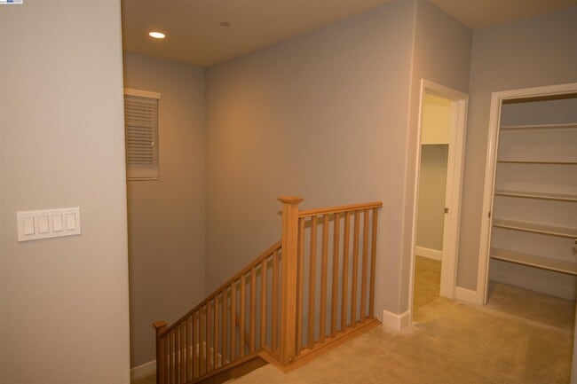 Building Photo - 314 W Santa Clara Dr