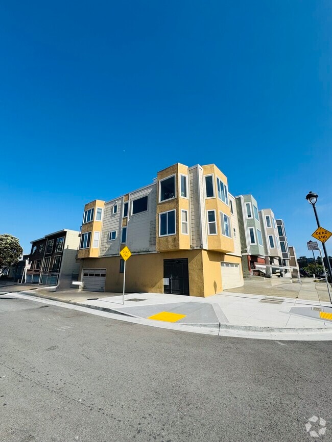 Building Photo - 595 Duncan St