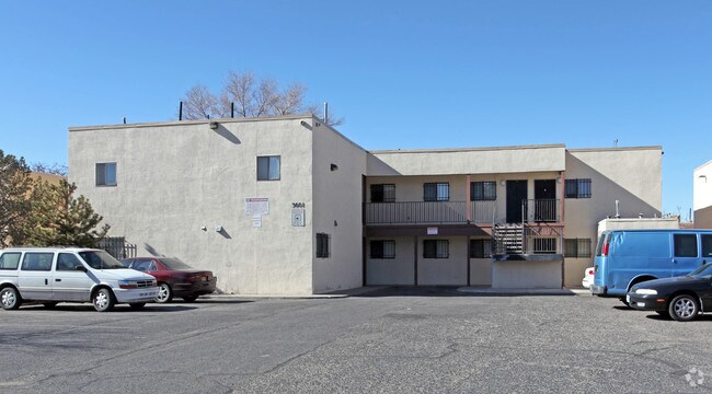Foto del edificio - 3601-3605 Wellesley Dr NE