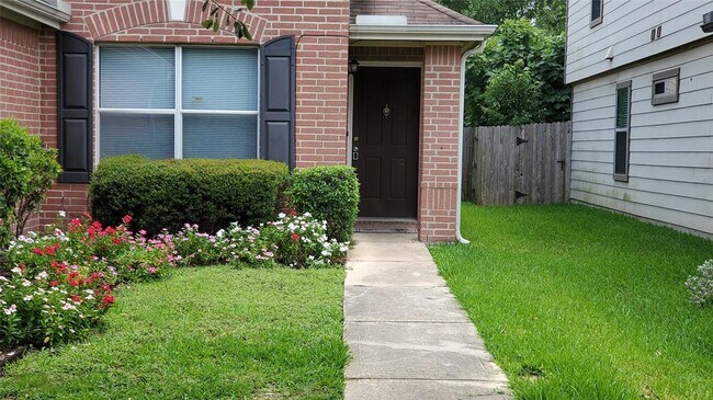 Foto del edificio - 7902 Crestbrook Manor Ln