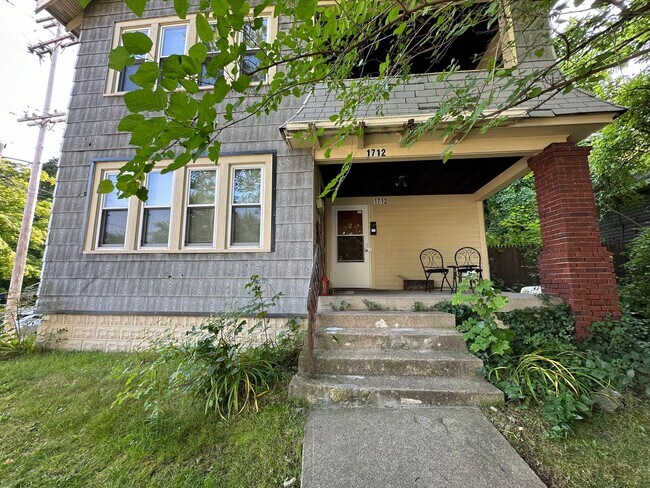Building Photo - 1712 Eastern Ave SE