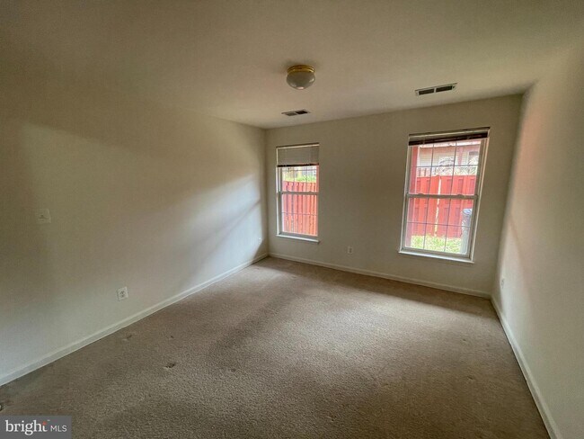Foto del edificio - 2555 Thorncroft Pl