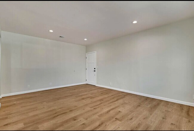 Foto del edificio - 11720 Hamlin St