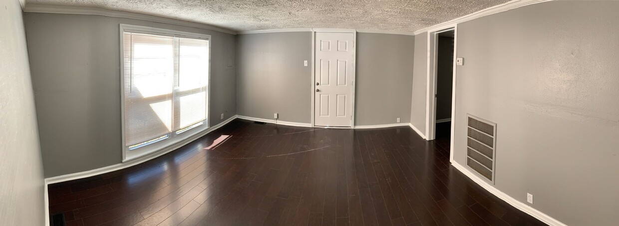 Primary Photo - Affordable Country living, right in the ci...