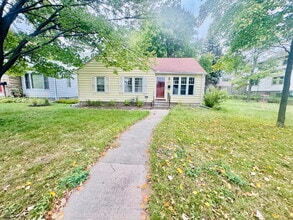 Building Photo - 2925 Toledo Ave S
