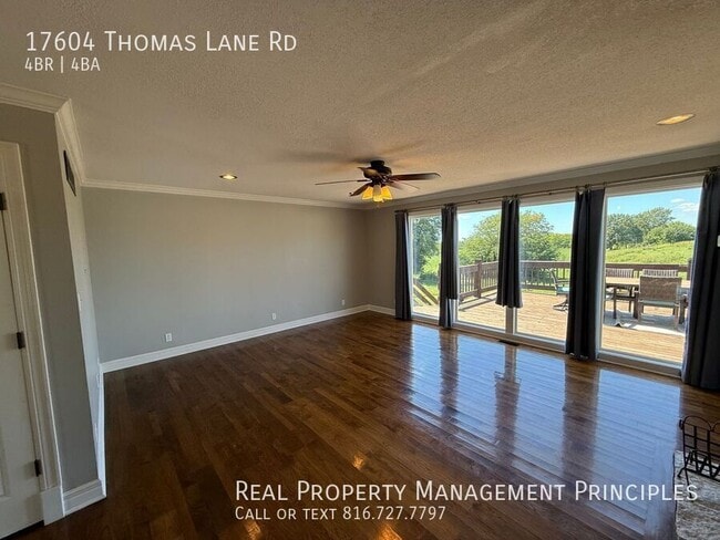 Foto del edificio - 17604 Thomas Lane Rd
