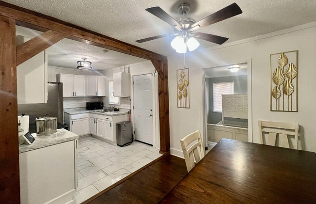 Photo - 847 Marianna St House