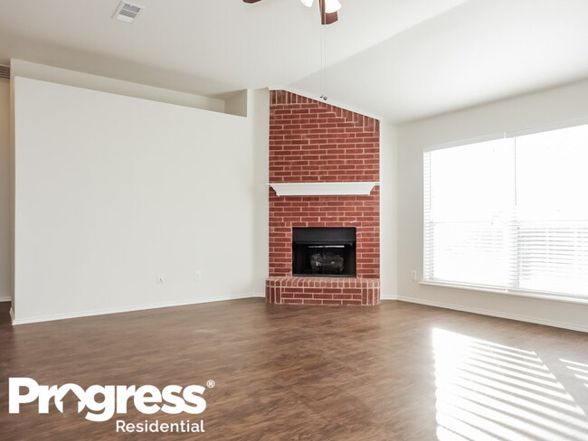 Building Photo - 807 Parkside Dr