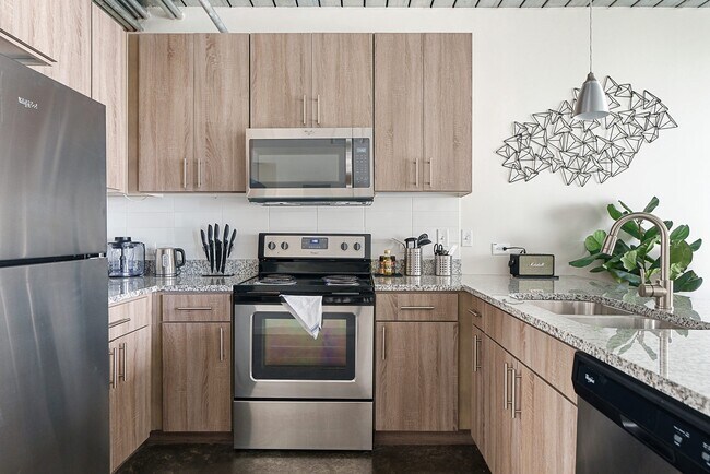 Foto del edificio - Midtown Deal! 50% Fees + $1,000 GC!