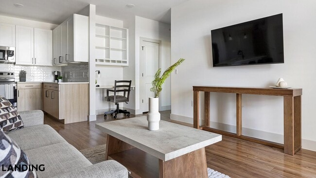 Building Photo - 18111 La Cantera Terrace
