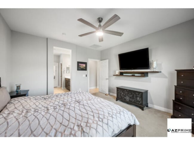 Foto del edificio - Live The Ultimate Arizona Lifestyle In This Luxurious 3/2 Florence Home In The Highly Sought-After P